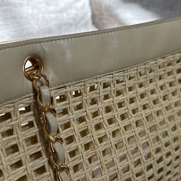 CHANEL Chain Tote Bag Straw Leather Beige Gold - Picture 5 of 16